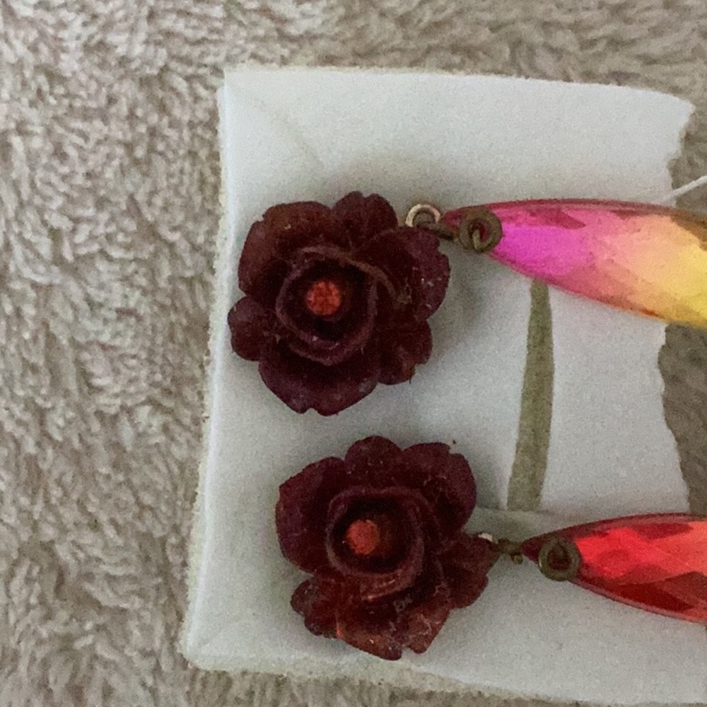 Earrings - Picture 7 of 7
